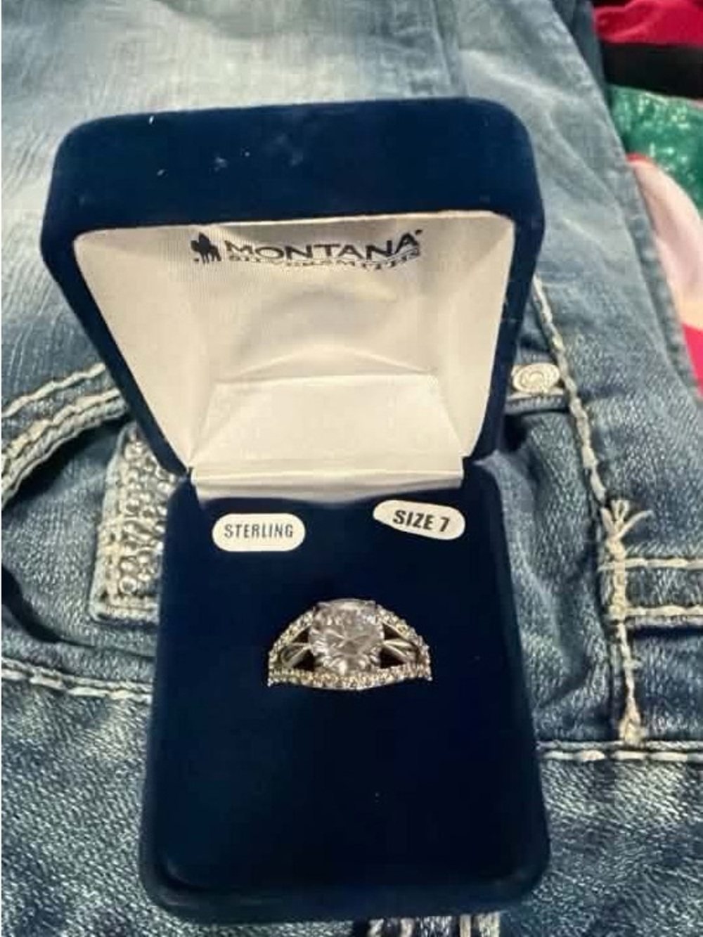 Montana Silversmiths Sterling Silver Ring with Clear Center Stone - Silver/White